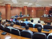 محافظ بورسعيد يناقش آليات النهوض بالمنظومة القانونية بمختلف الإدارات