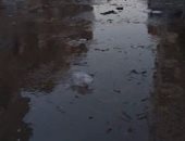 بالصور..مياه الصرف الصحى تغرق شارع الدقهلية بمحافظة الإسماعيلية