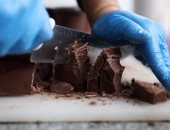 ضبط 122 ألف قطعة شيكولاتة فاسدة فى حملات لشرطة التموين