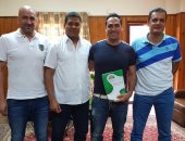 أمير عبد الحميد يوقع للداخلية موسمين