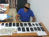 ضبط صاحب شركة بتهمة سرقة 18 هاتفا محمولا وأموالا من السائحين بالبحر الأحمر
