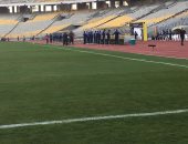  "التيشرتات الحمراء" تثير أزمة "تحكيمية" قبل مواجهة الأهلى والمصرى