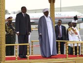 بالصور.. الرئيس السودانى يستقبل رئيس وزراء إثيوبيا بالخرطوم