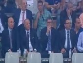 بالفيديو والصور.. مقصورة نهائى الكأس تجمع رئيسى الأهلى والمصرى لأول مرة