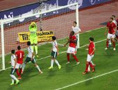 بالفيديو والصور.. نجيب ينقذ مرمى الأهلى من أول أهداف المصرى البورسعيدى