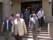 بالصور.. لجنة تنمية الوادى برئاسة محلب تصل المنيا على متن قطار الصعيد