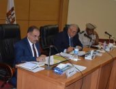 تنفيذى الوادى الجديد يدرس استرداد الأراضى المخصصة لمنشأت حكومية الغير مستغلة