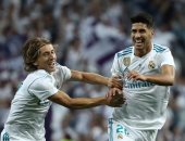 شاهد.. ريال مدريد يتفوق على برشلونة "الغائب" 0/2 فى شوط من طرف واحد