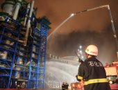 بالصور..رجال الإطفاء ينجحون فى السيطرة على حريق بمصنع للكيماويات بالصين