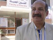 رئيس جامعة أسيوط يجدد الثقة لعميد الفنون الجميلة