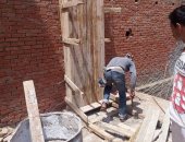 حملة بمحافظة الدقهلية تزيل طوابق مخالفة وتصادر مواد بناء