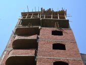 حى حدائق القبة يغلق محال مخالفة ويصادر مواد بناء لأحد العقارات 