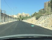 بالصور.. ردم ومخلفات بناء على جانب طريق الريادة بالإسكندرية بعد رصفه