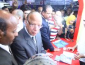 محافظ القاهرة يتفقد منافذ السلع الاستهلاكية بمعرض الترجمان 