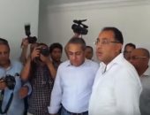 وزير الإسكان ومحافظ أسوان يتفقدان محطة معالجة الصرف الصحى بكيما