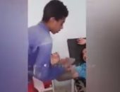 تداول فيديو لشابين يرقصان على انغام موسيقى عبد السلام بعيادة فى سوهاج