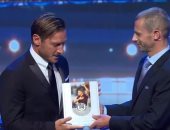 توتى يحصل على جائزة رئيس اليويفا