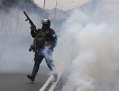 بيرو: مقتل 17 شخصا جراء اشتباكات بين متظاهرين وقوات الأمن