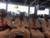 مساعد وزير الداخلية يودّع حجاج أسر الشهداء بمطار القاهرة