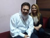 رانيا محمود ياسين تشاهد مسرحية "الحفلة التنكرية" للنجم محمد رياض