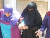 بالصور.. سيدة تضع مولودا داخل سيارة قافلة طبية فى طنطا