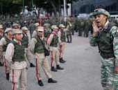 بالصور.. تدريبات عسكرية للقوات الفنزويلية بشوارع العاصمة 