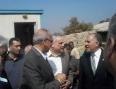 بالصور.. وصول وزير الرى لحى شرق شبرا الخيمة لتفقد مشتل ترعة الإسماعيلية