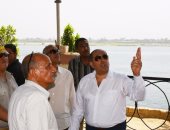 بالصور.. محافظ سوهاج يتفقد شوارع البلينا ويحيل "تأخر ترميم الكورنيش" للنيابة