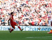 شاهد.. محمد صلاح يسجل أمام أرسنال بعد انطلاقة من نص الملعب