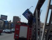 محافظ الدقهلية يكلف بإزالة لافتات إعلان مخالف من أعلى كوبرى طلخا