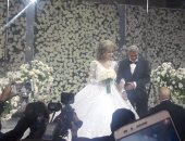 عمرو مصطفى وخالد زكى وممدوح موسى يصلون حفل زفاف جنات