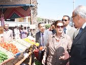 بالصور ..وزير التنمية المحلية يوجه بتوفير تمويل لمنافذ " مشروعك " بالبحيرة