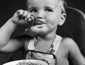 لعب الأطفال فى الأكل أفضل وسيلة لتطوير عادات الأطعمة الصحية مبكرا