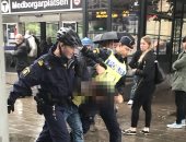 بالصور..إصابة شرطى سويدى فى حادث طعن وسط ستوكهولم