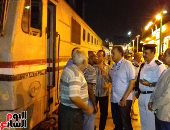وزير النقل يقوم بزيارة مفاجئة لمحطة الجيزة لمتابعة حركة قطارات العيد 