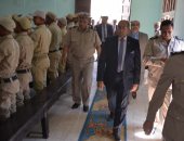 بالصور ..محافظ سوهاج يشارك مجندى قوات الأمن حفل الإفطار الجماعى