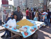 بالصور.. "كشرى وترمس وجيلاتى وحمير" شعار الاحتفال بالعيد فى سوهاج