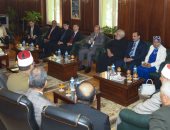 بالصور ..محافظ الإسكندرية يستقبل المهنئين بعيد الأضحى المبارك