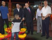 بالصور.. محافظ بنى سويف يشارك زوار الحدائق احتفالاتهم بأول أيام العيد