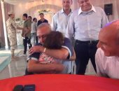 بالفيديو والصور.. محافظ السويس يقضى ثانى أيام العيد مع الأطفال الأيتام