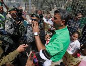 بالصور.. فلسطينيون يتظاهرون احتجاجا على إجراءات الإحتلال بحق المستوطنين