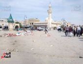 بالصور.. انقطاع المياه و القمامة وظلام وتكسير الشوارع مشاكل تحاصر العريش