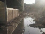 بالصور.. المياه تغرق مدرسة أبو الريش بأسوان وتهدد بانهيارها
