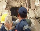 انتشال جثة سيدة من تحت أنقاض عقار الإسكندرية المنهار