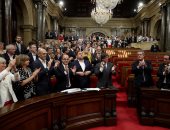 رئيس كتالونيا يوقع على إعلان الاستقلال..وإسبانيا تعقد جلسة طارئة لبحث الأزمة