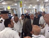 بالصور.. مدير أمن مطار القاهرة يتفقد صالات السفر والوصول