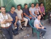 تجمهر العاملين بقناة الحياة أمام حزب الوفد للمطالبة بمستحقاتهم المتأخرة