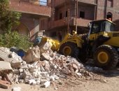 محافظ سوهاج : إزالة 7 حالات تعد على الأراضى الزراعية بمركز طما