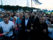 بالصور.. رئيس جورجيا السابق يدخل الأراضى الأوكرانية بالقوة بعد منعه