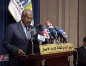 وزير التنمية المحلية للمحافظين: اللى مش هيبتسم للمواطن يشتغل حاجة تانية